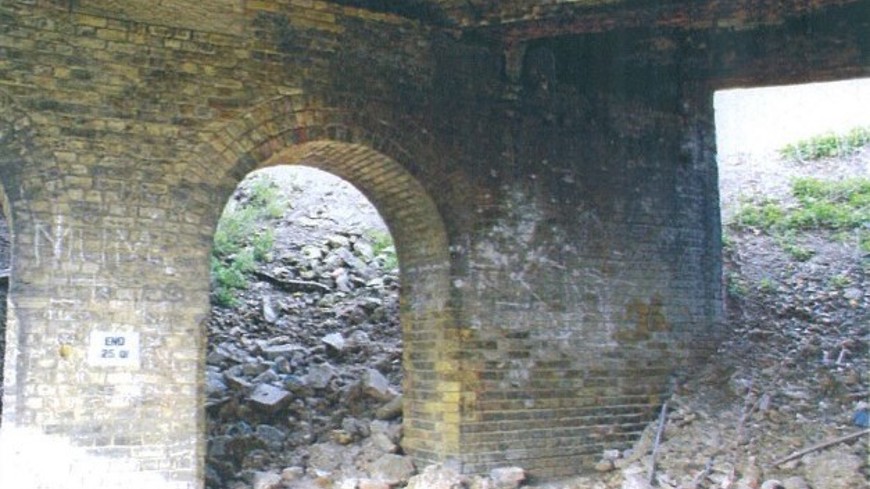 West face of central brick pier 2005